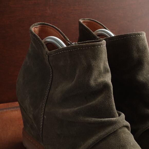 Sofft Boots Womens Size 10M Green Siri Suede Ankle Wedge Casual Preppy Side Zip - Picture 6 of 14